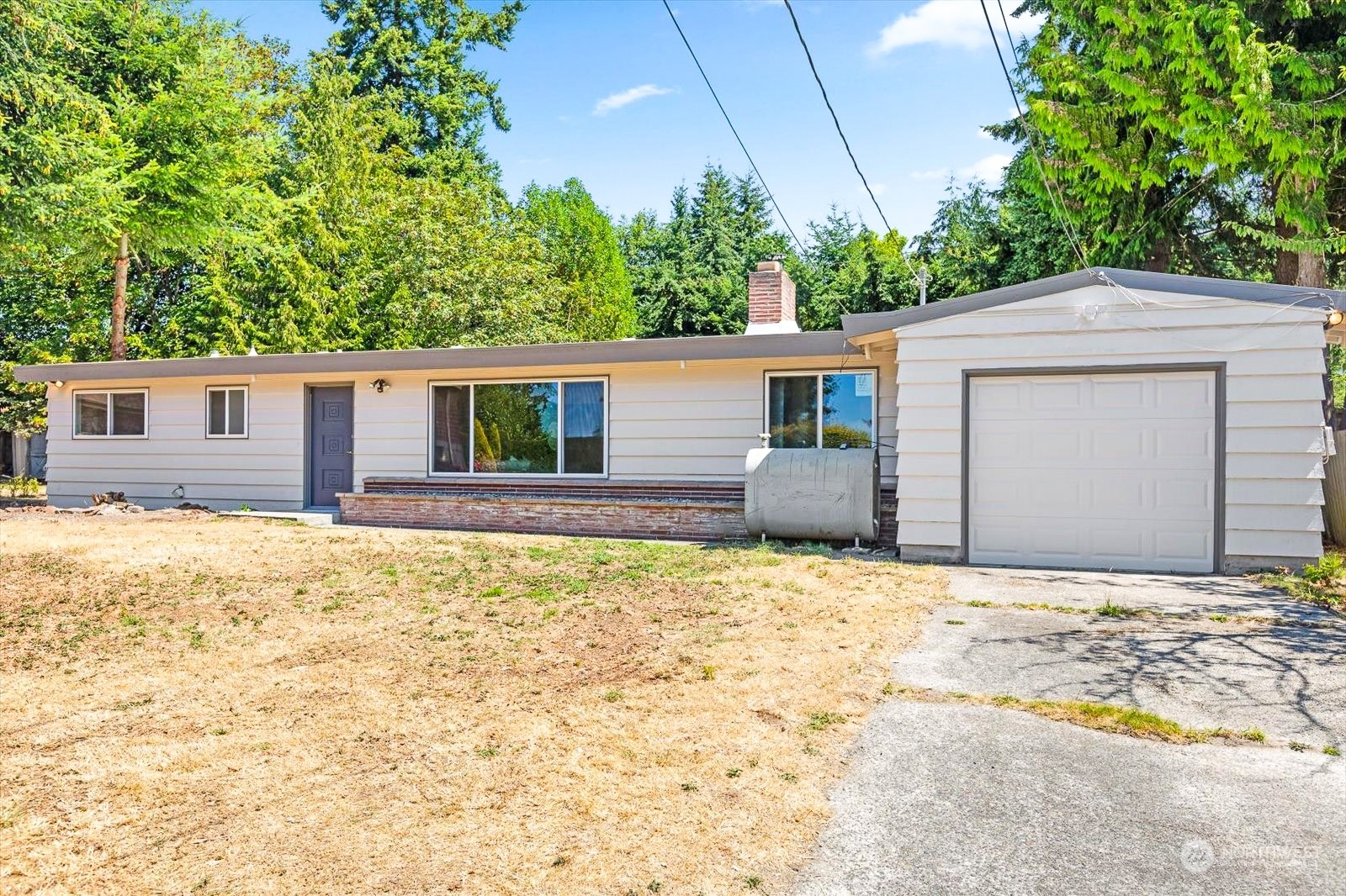 Property Photo:  1237 Birch Street  WA 98020 