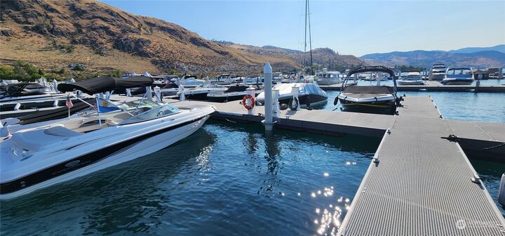 Property Photo: 1350 W Woodin Avenue C32 WA 98816