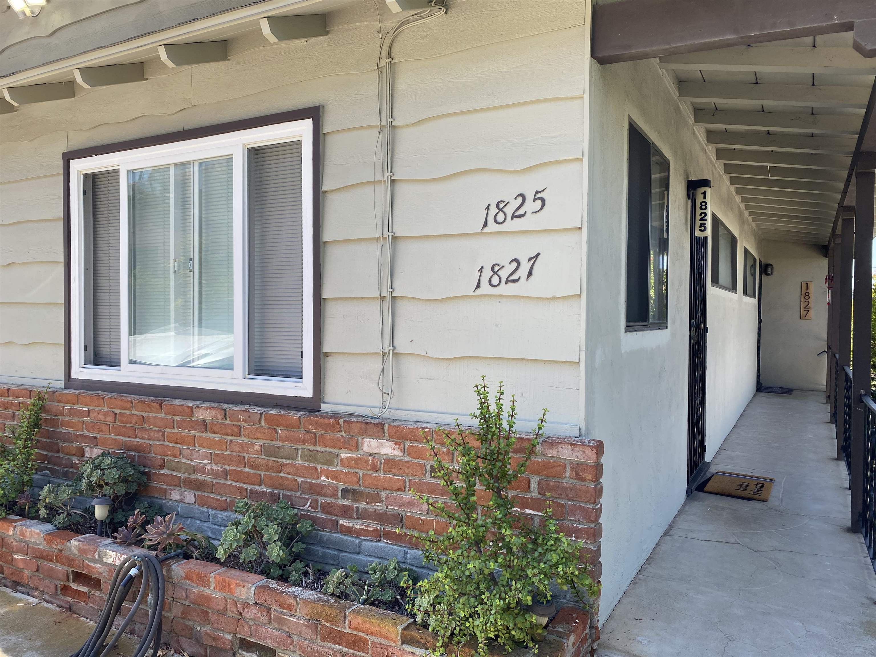 Property Photo:  1825-27 Titus St  CA 92110 