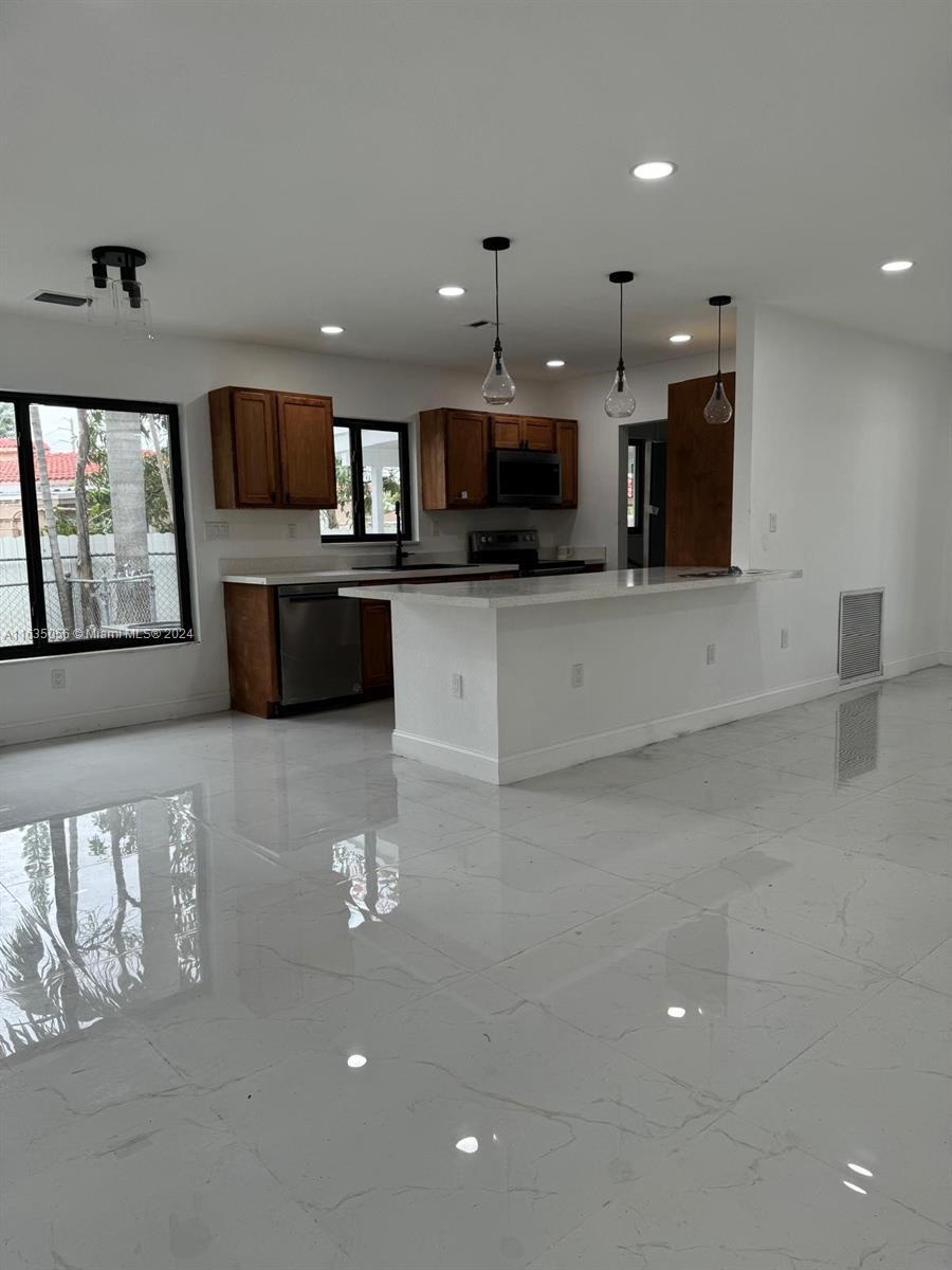 Property Photo: 2841 NW 9th Ave 0 FL 33311
