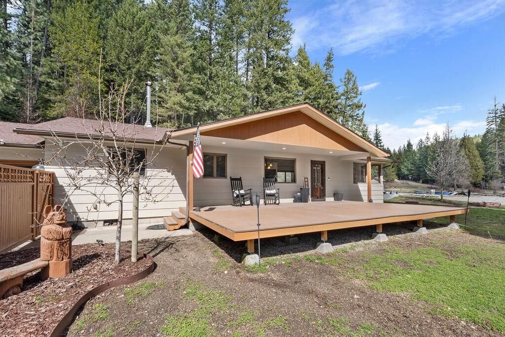 Property Photo:  17919 N Thompson Creek Rd  WA 99025 