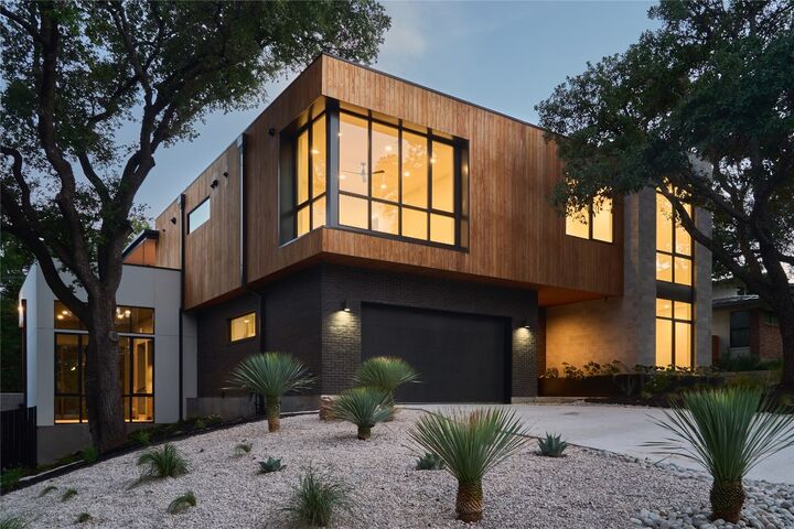 Property Photo: 3003 Oakhaven Drive TX 78704
