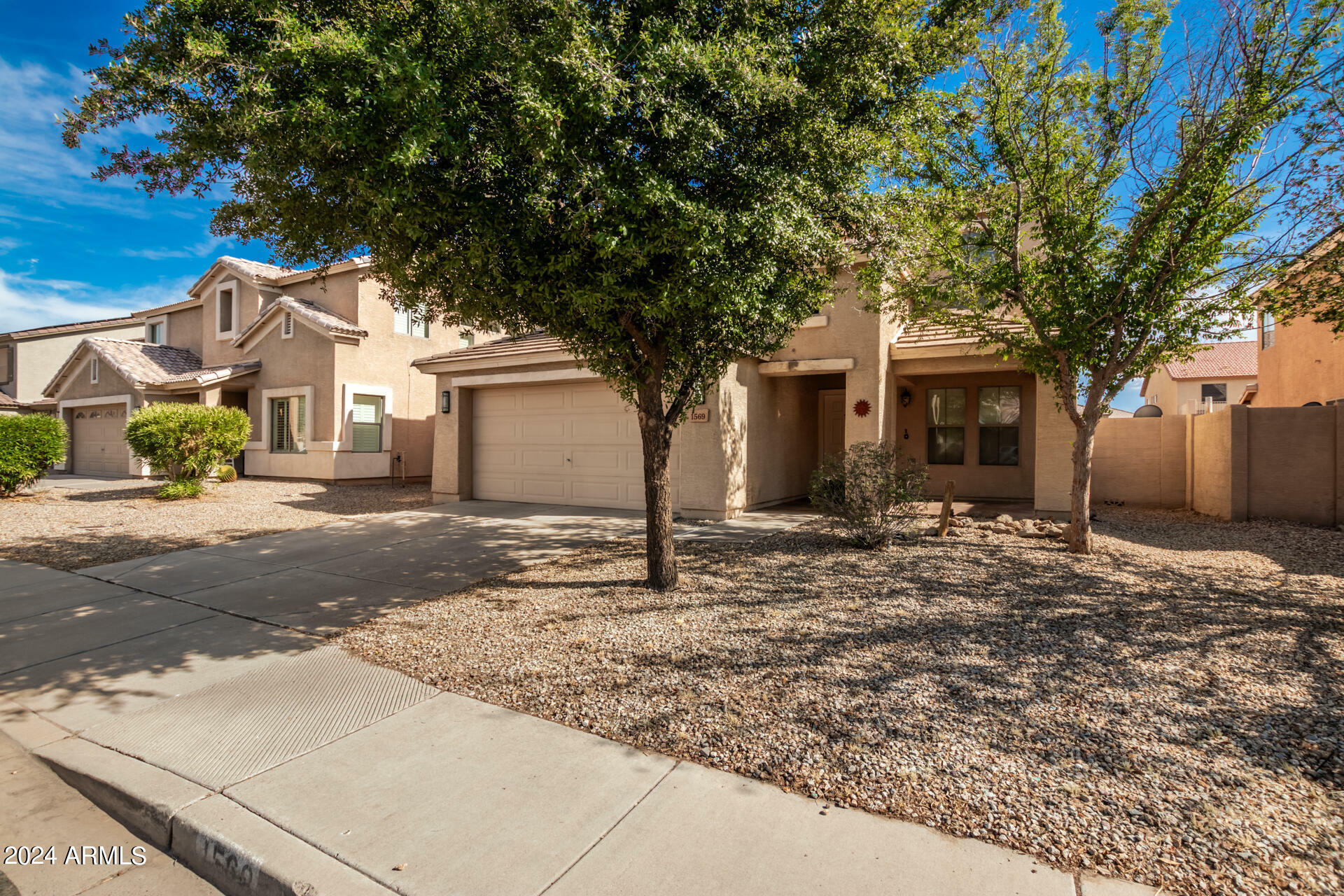 Property Photo:  1569 E Silver Reef Drive  AZ 85122 