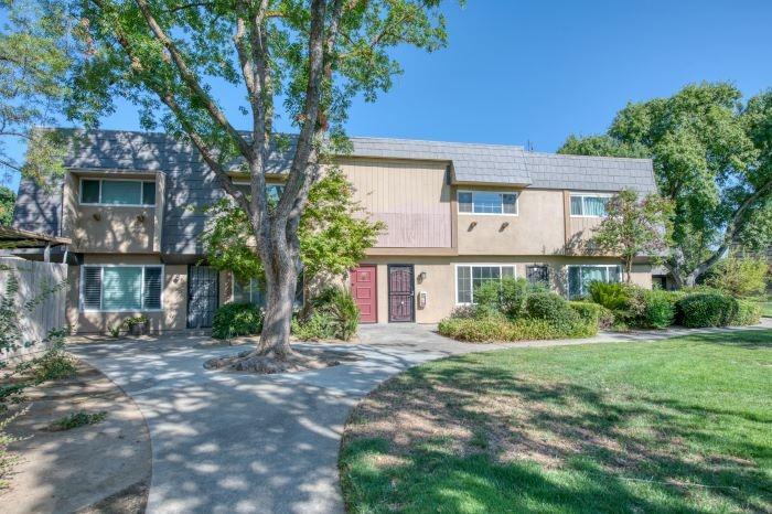 Property Photo:  5188 E Ashlan Avenue 106  CA 93727 