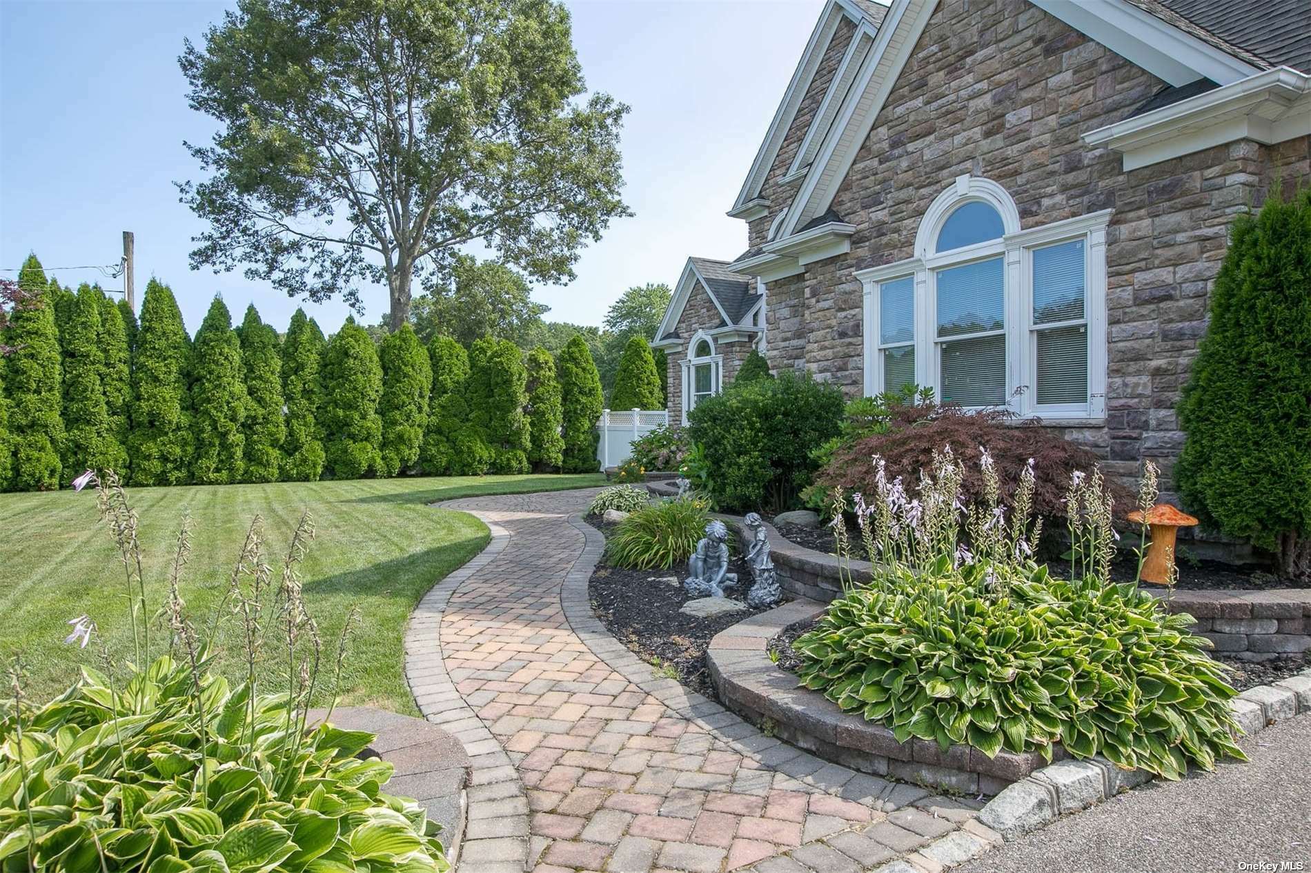 Property Photo:  362 Wellwood Drive  NY 11967 