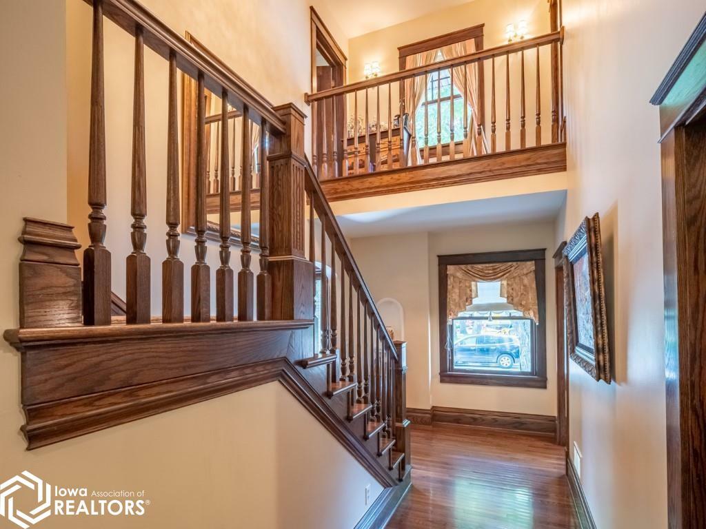 Property Photo: 125 N Crescent Drive IA 50401