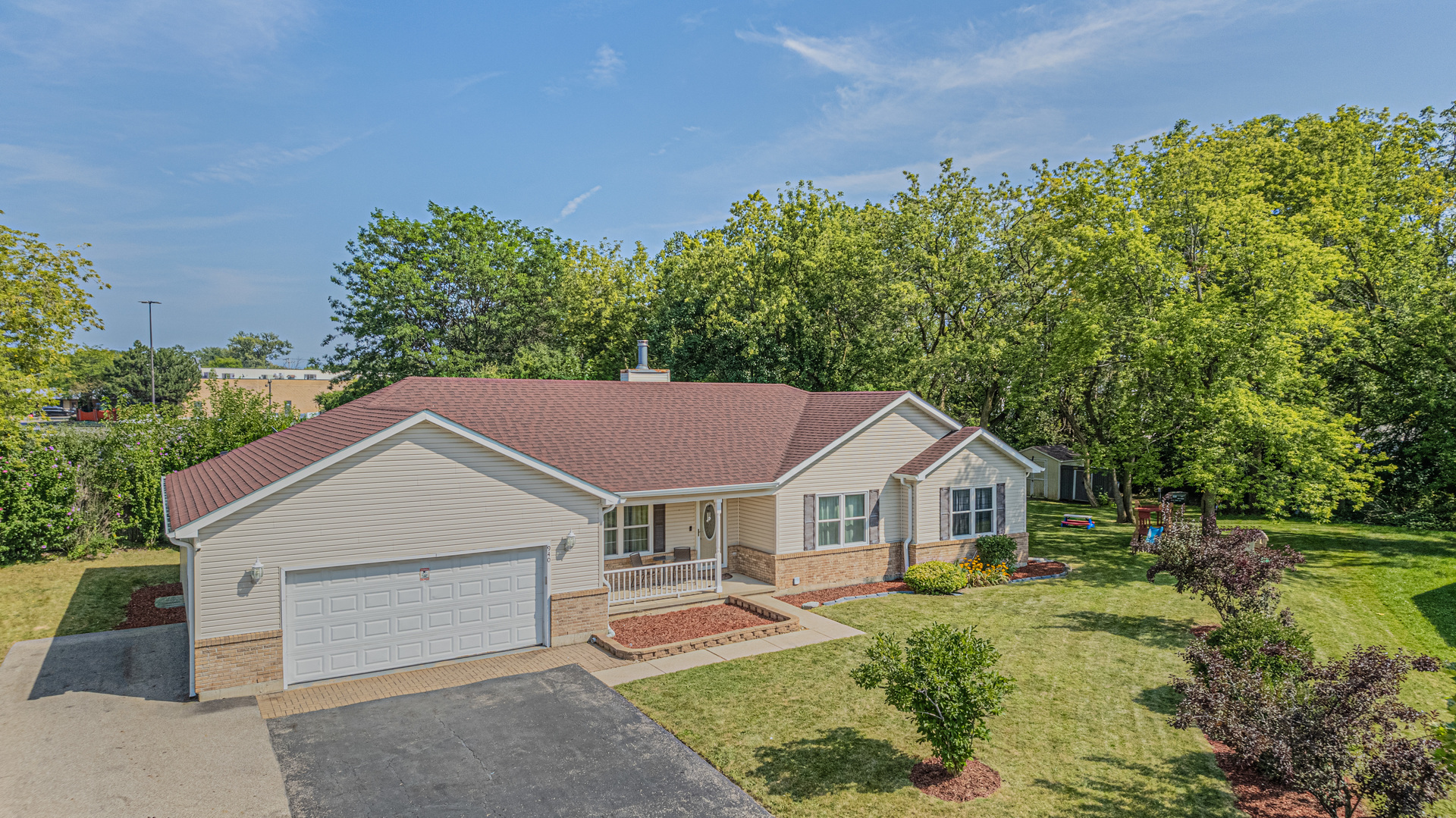 Property Photo:  940 Crestville Court  IL 60031 