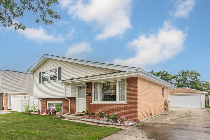 5408 138th Street  Crestwood IL 60418 photo