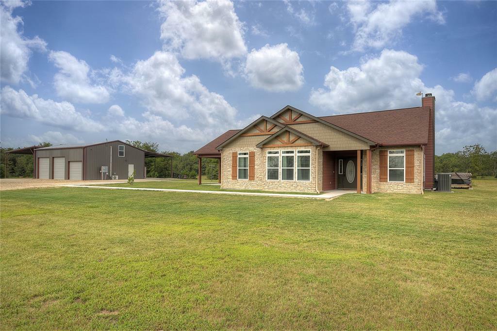 Property Photo:  966 County Road 4767  TX 75482 