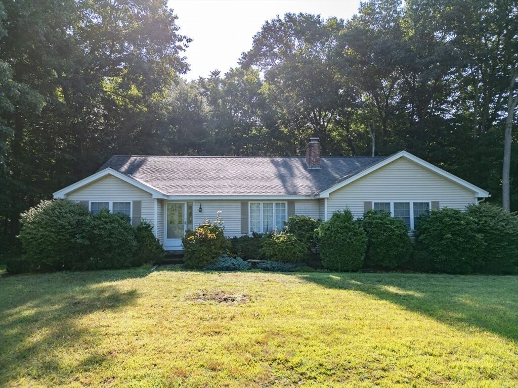 Property Photo: 17 Ashley St MA 01463