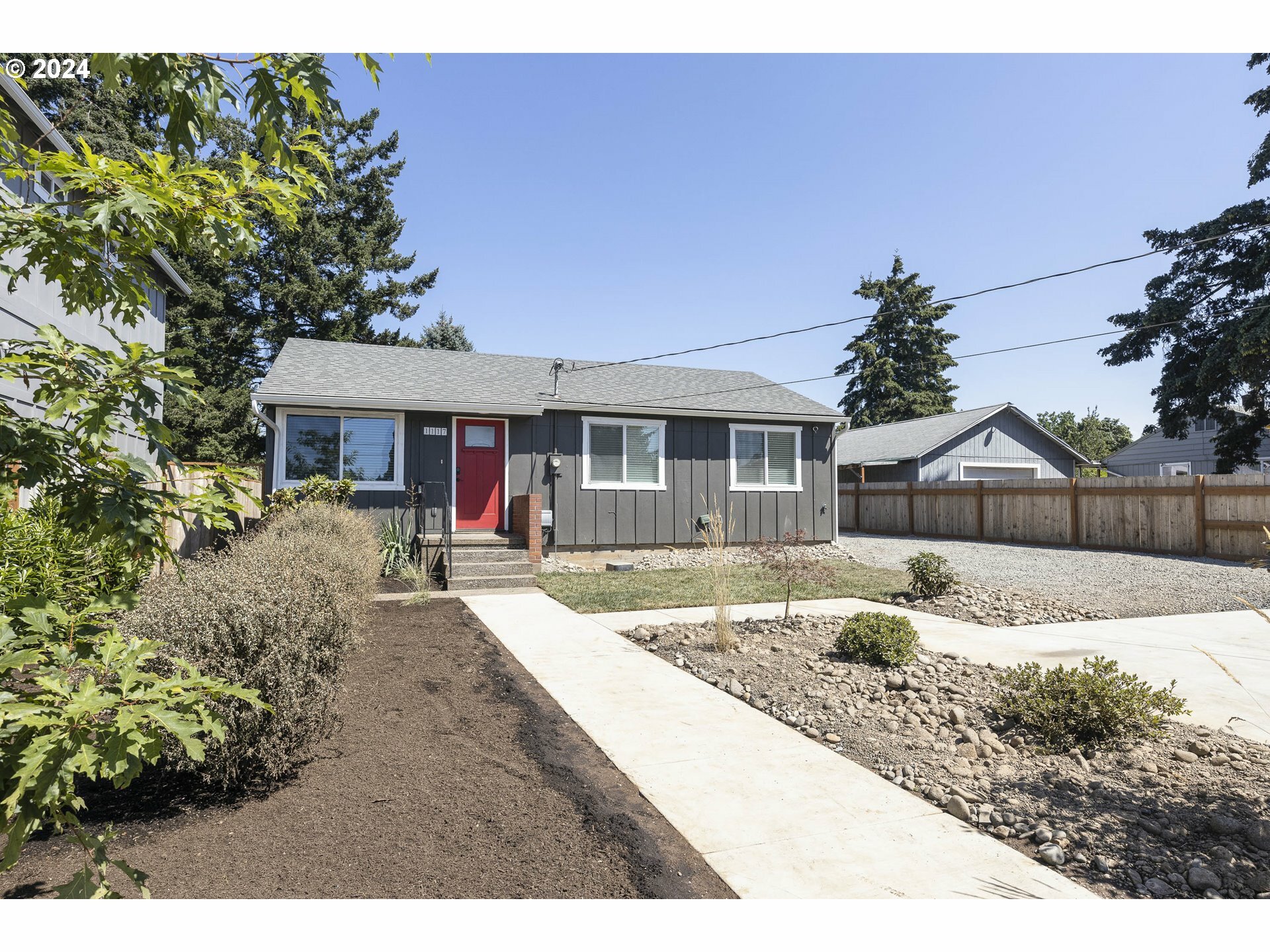 Property Photo:  1117 Josephine St  OR 97045 