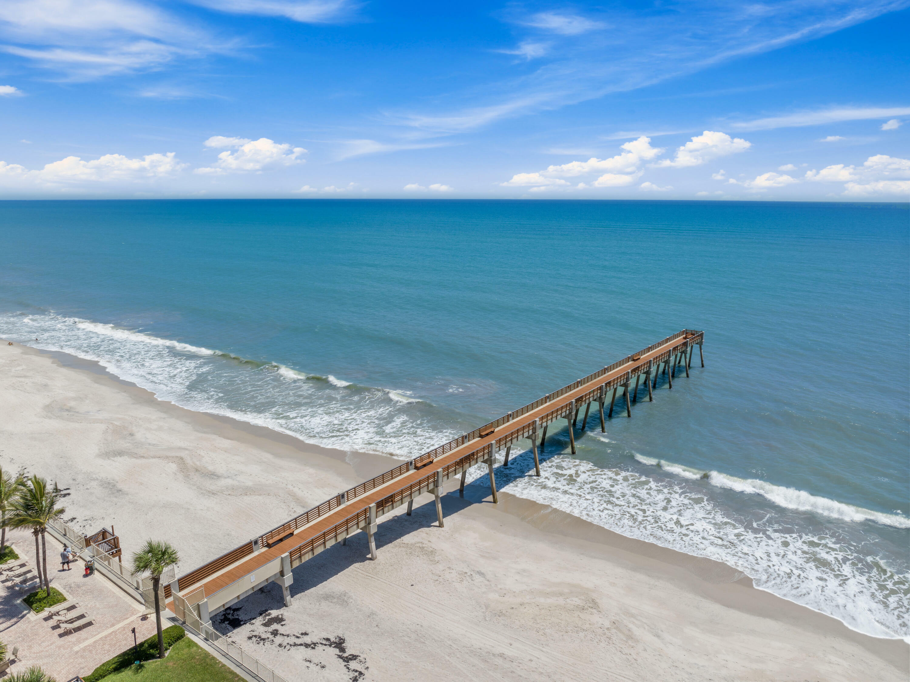 Property Photo:  4800 Highway A1a 409  FL 32963 