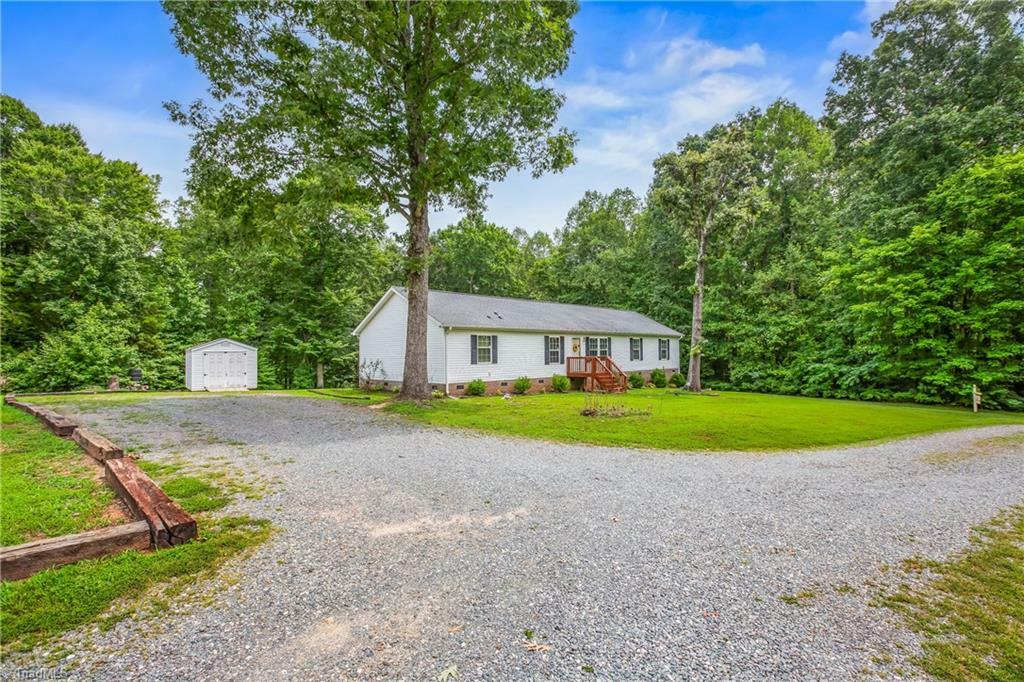 Property Photo:  1030 Endeavour Lane  NC 27052 