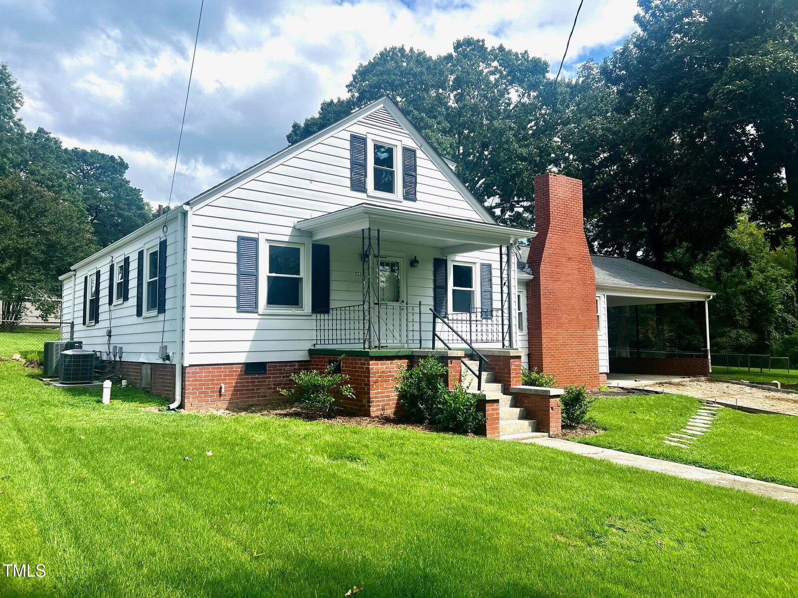 Property Photo:  111 North Street  NC 27565 