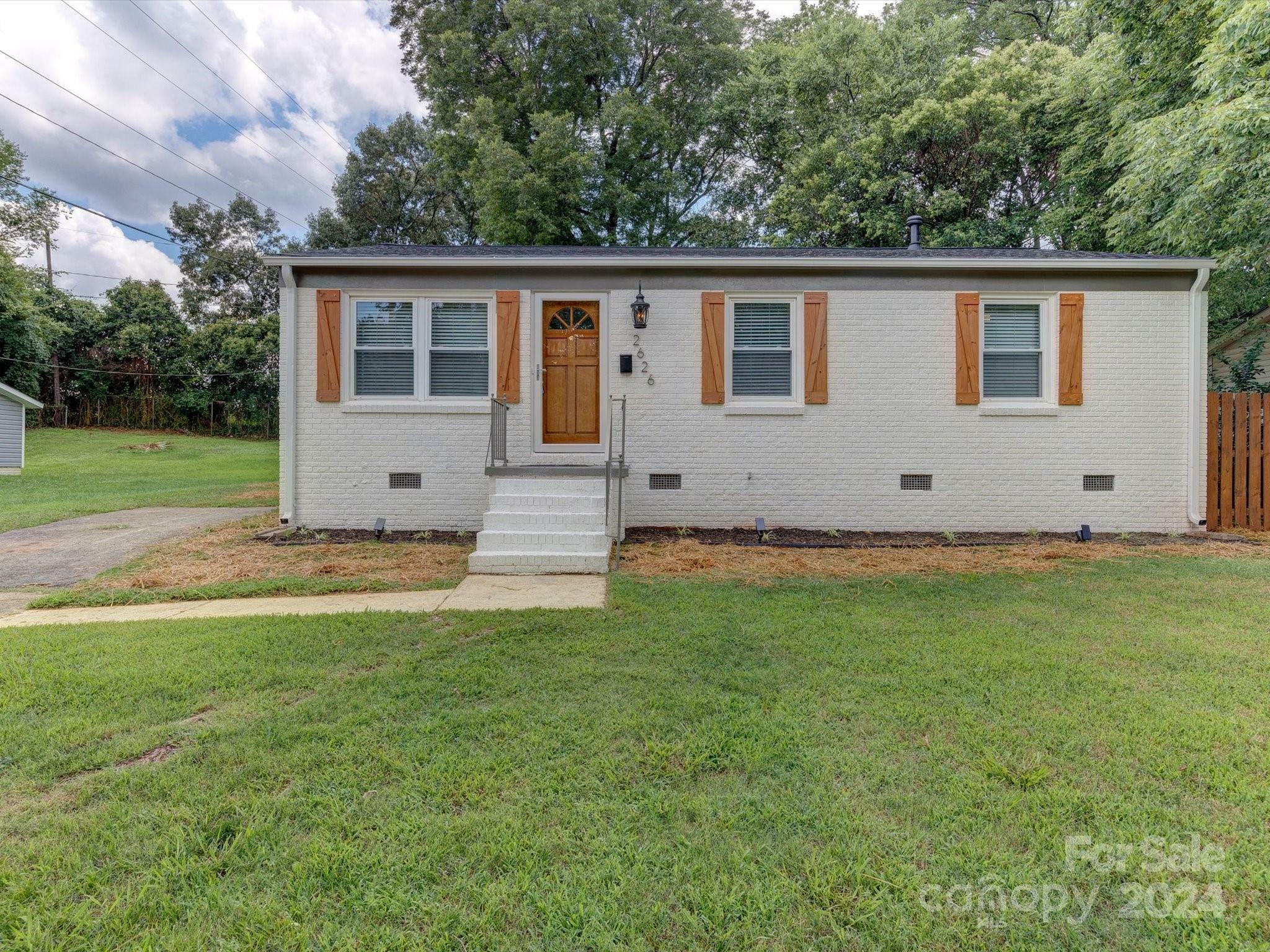 Property Photo:  2626 Abelwood Road  NC 28216 