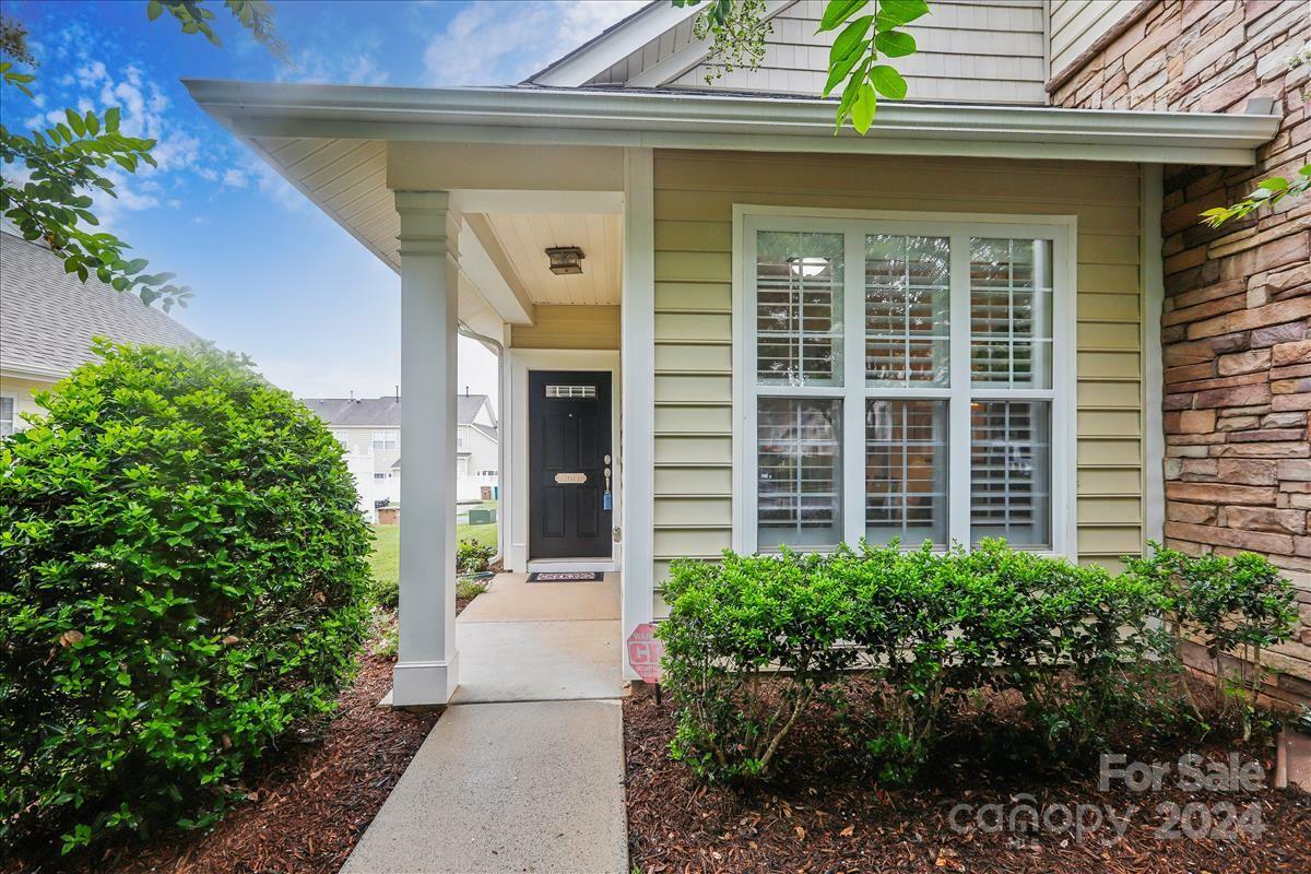 Property Photo:  8029 Lynwood Square  NC 28173 