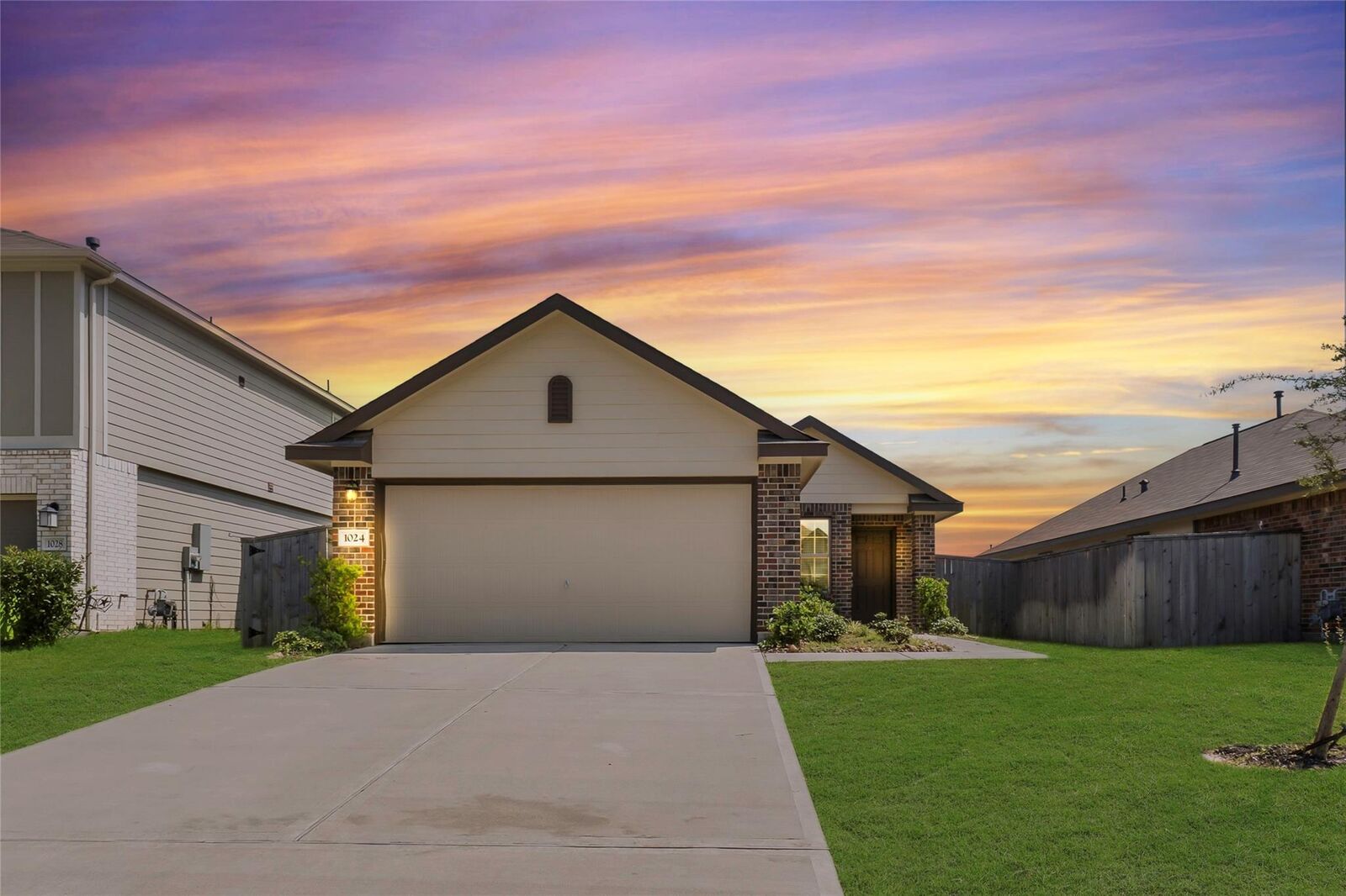 Property Photo: 1024 Brighton Orchards Lane TX 77354