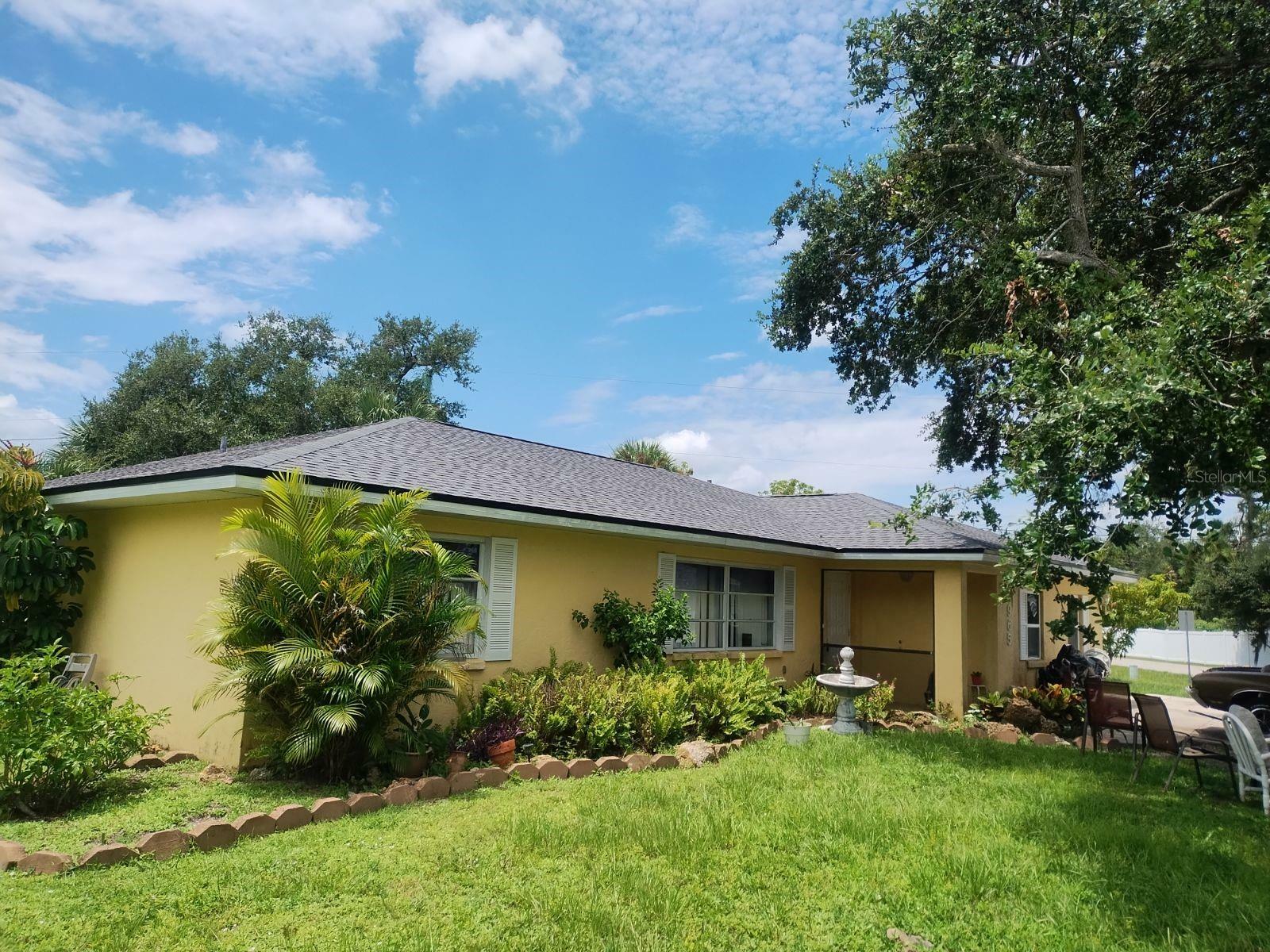 Property Photo:  965 McMahon Avenue NW  FL 33948 