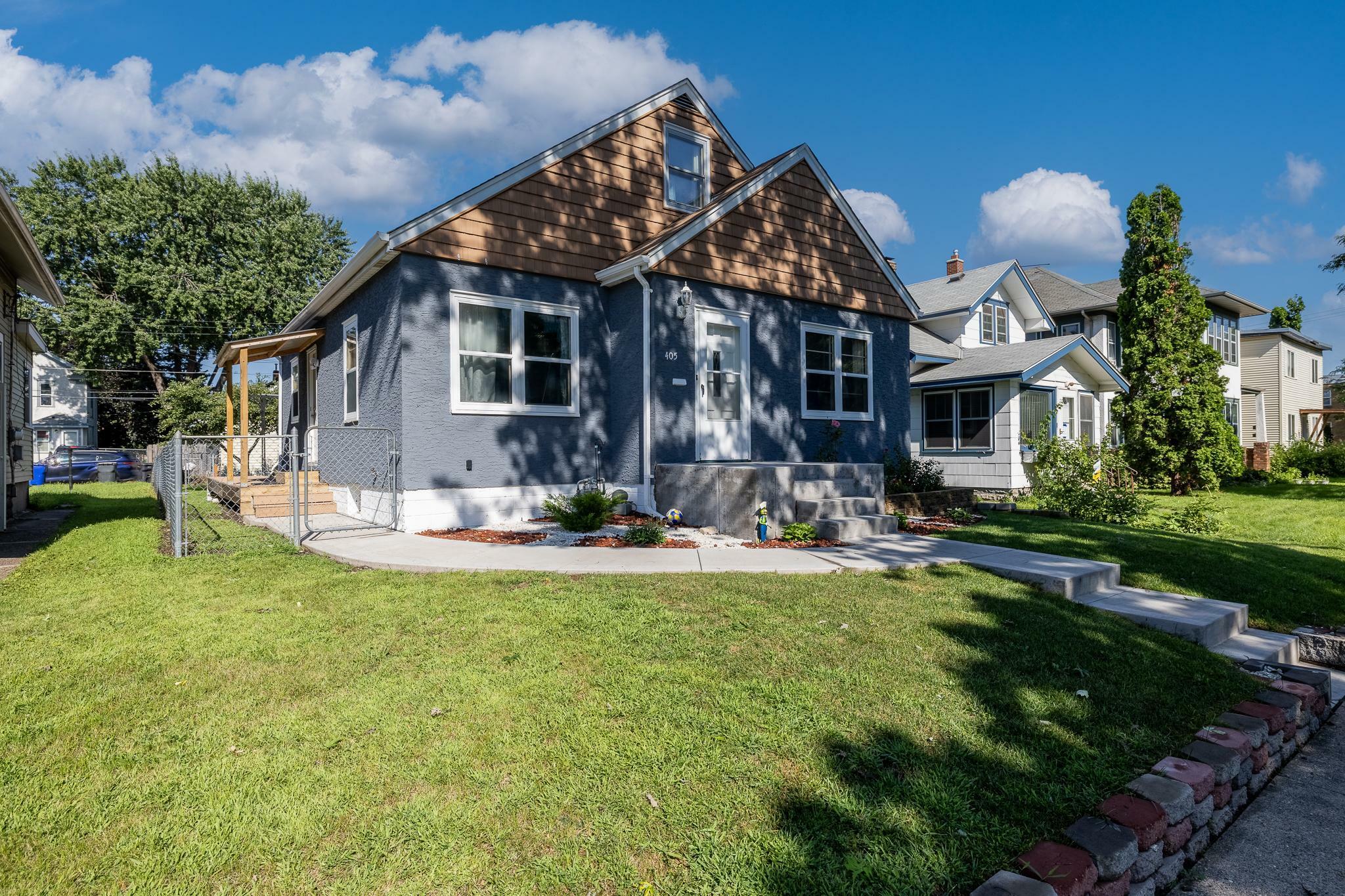 Property Photo:  405 Roy Street N  MN 55104 