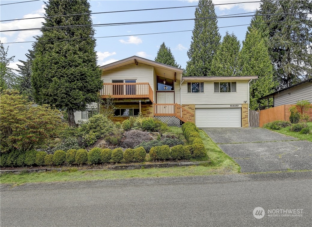 Property Photo:  12624 SE 61st Street  WA 98006 