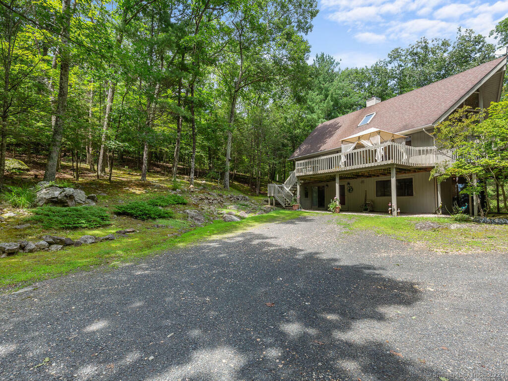 Property Photo:  11 Ledgewood Road  CT 06019 