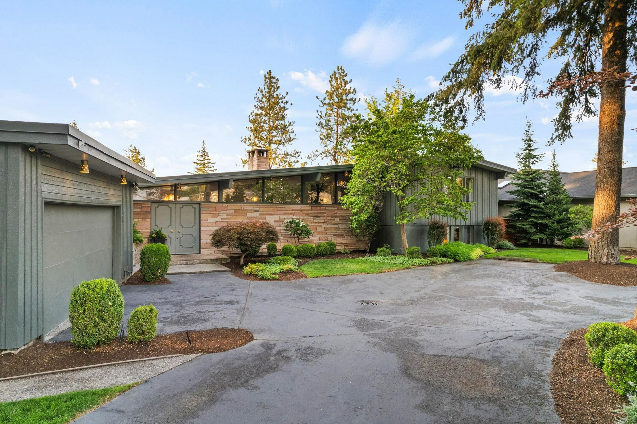 Property Photo:  1522 W Fairway Dr  WA 99218 