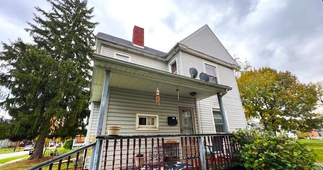 Property Photo:  306 E Wallace Ave  PA 16101