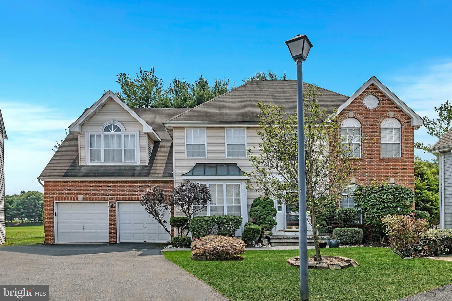 Property Photo:  46 Pin Oak Drive  NJ 08902 