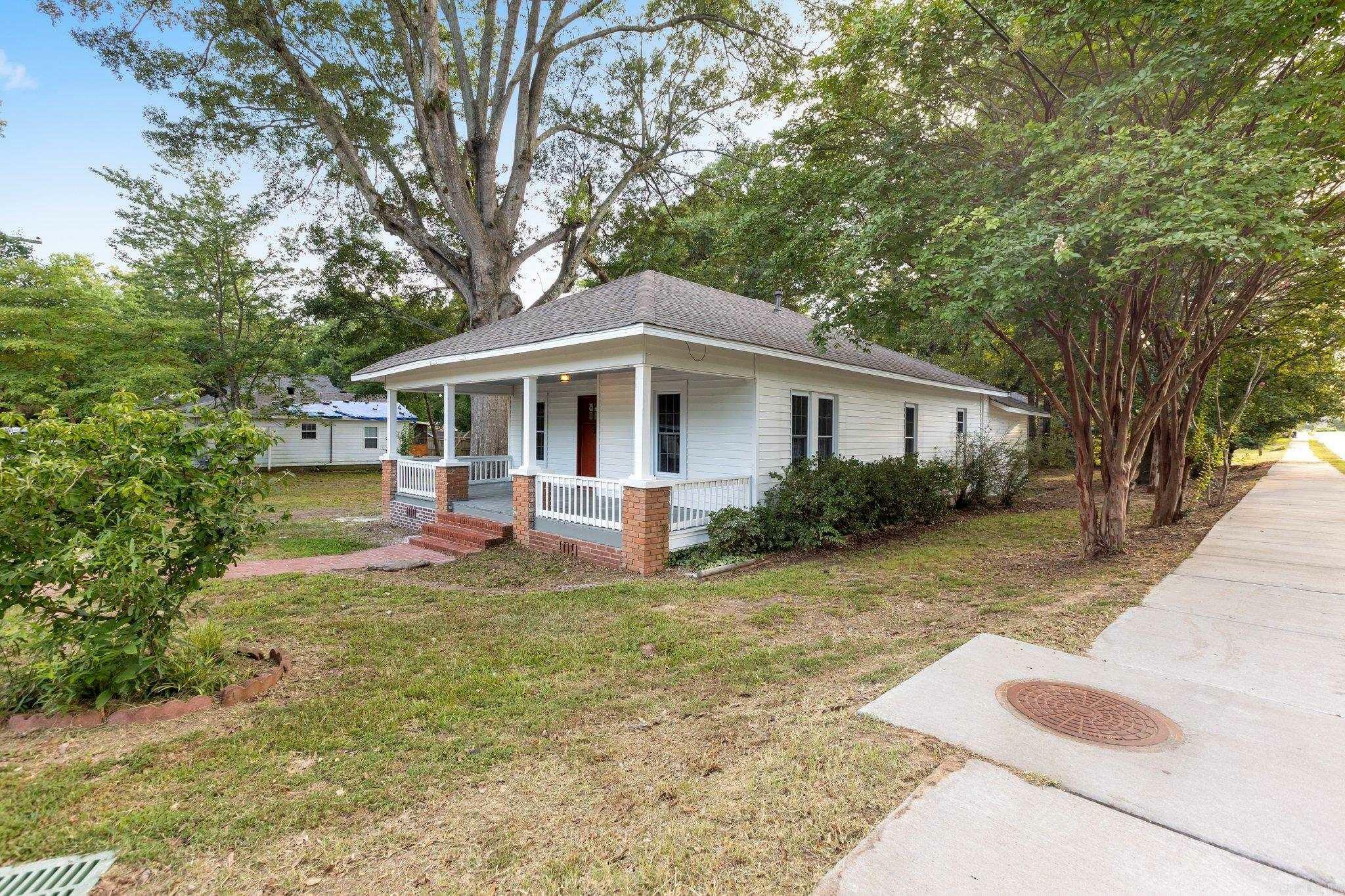 Property Photo:  315 N Rose Street  AR 72150 