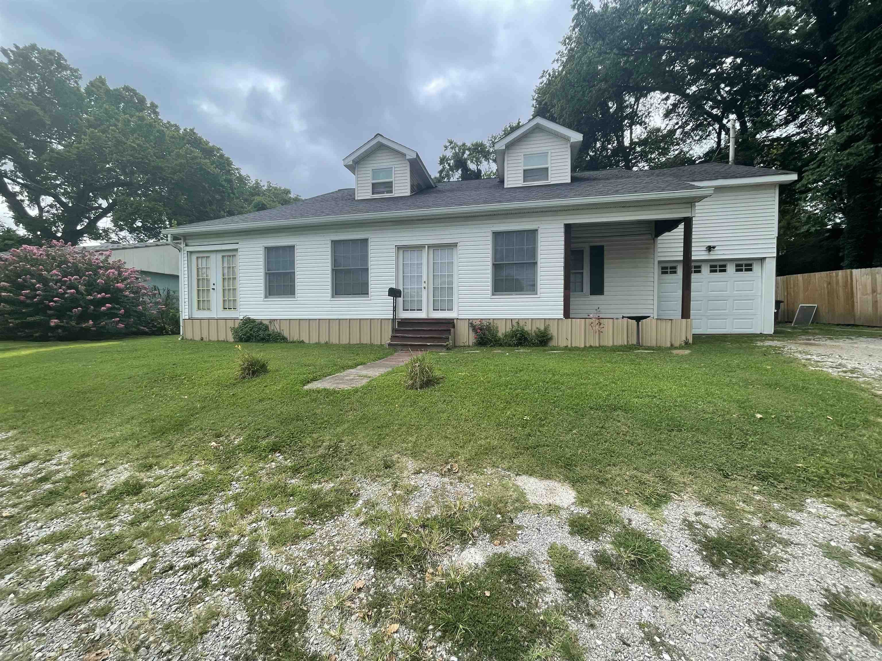 Property Photo:  825 S Green St  KY 42420 