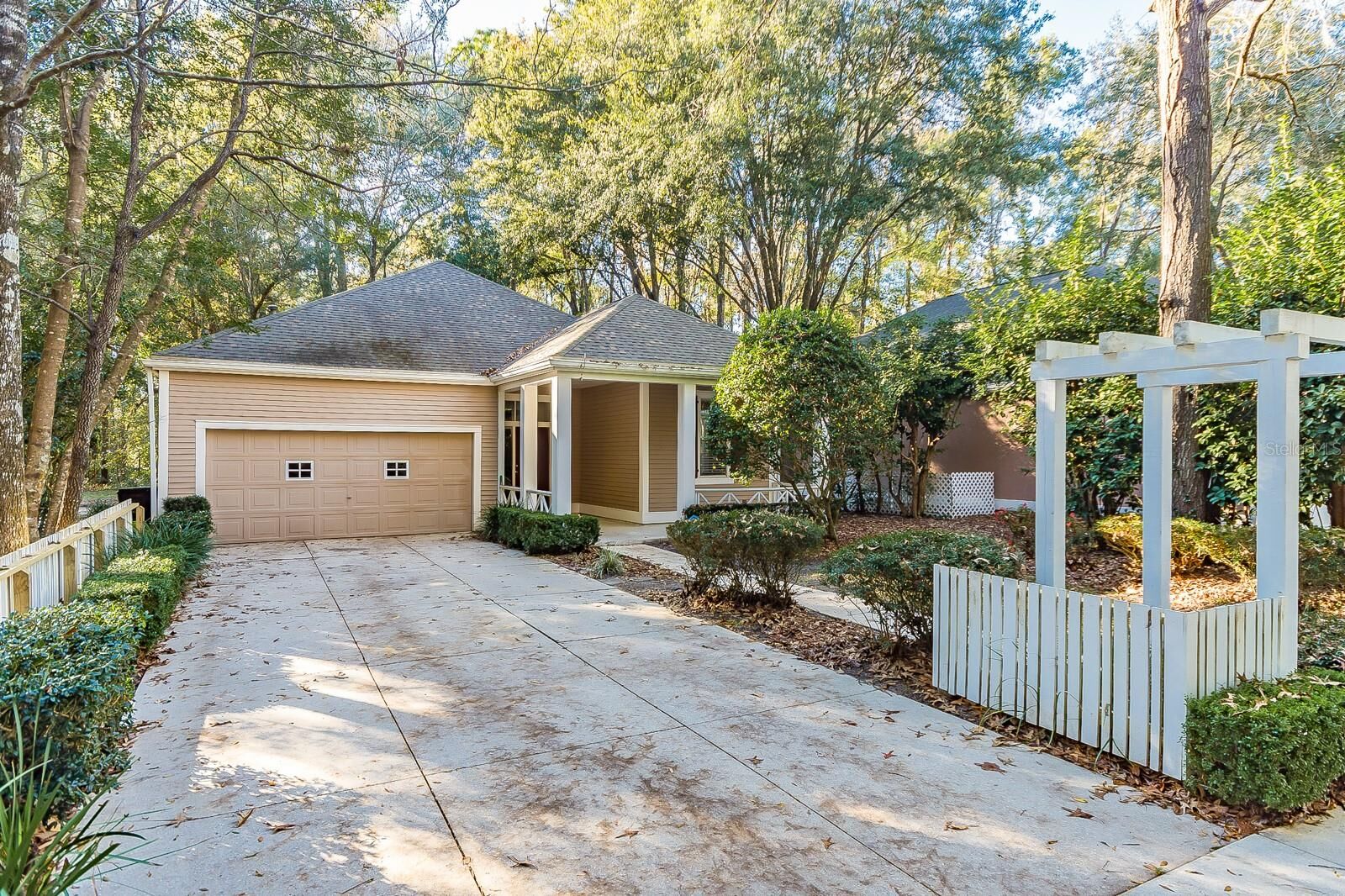 Property Photo: 10166 SW 52 Road FL 32607