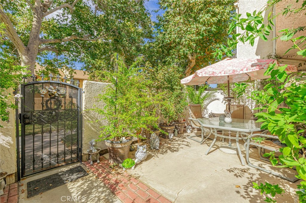 Property Photo:  1844 E Avenue J2 4  CA 93535 