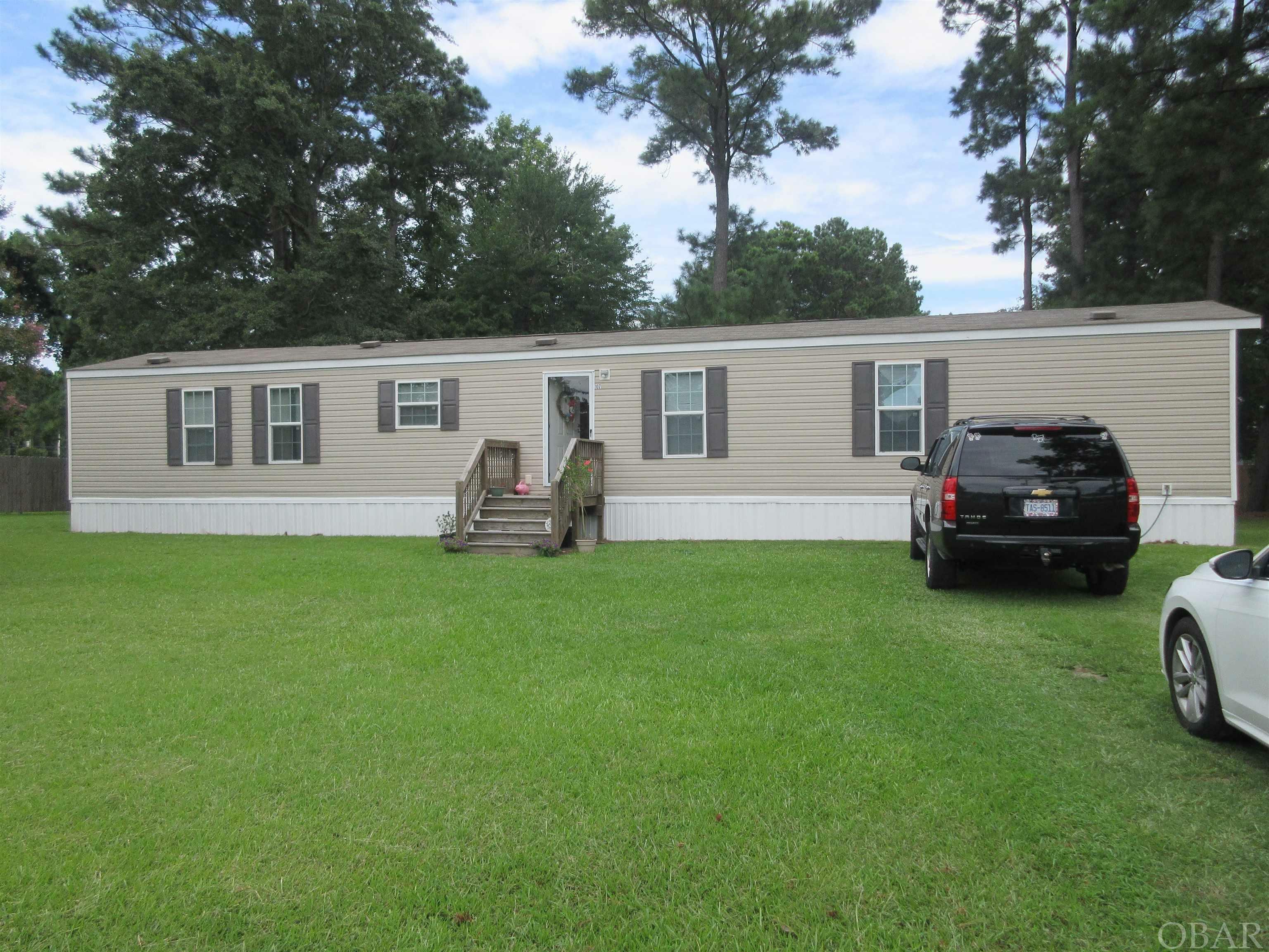 Property Photo:  107 Edgewater Drive  NC 27939 