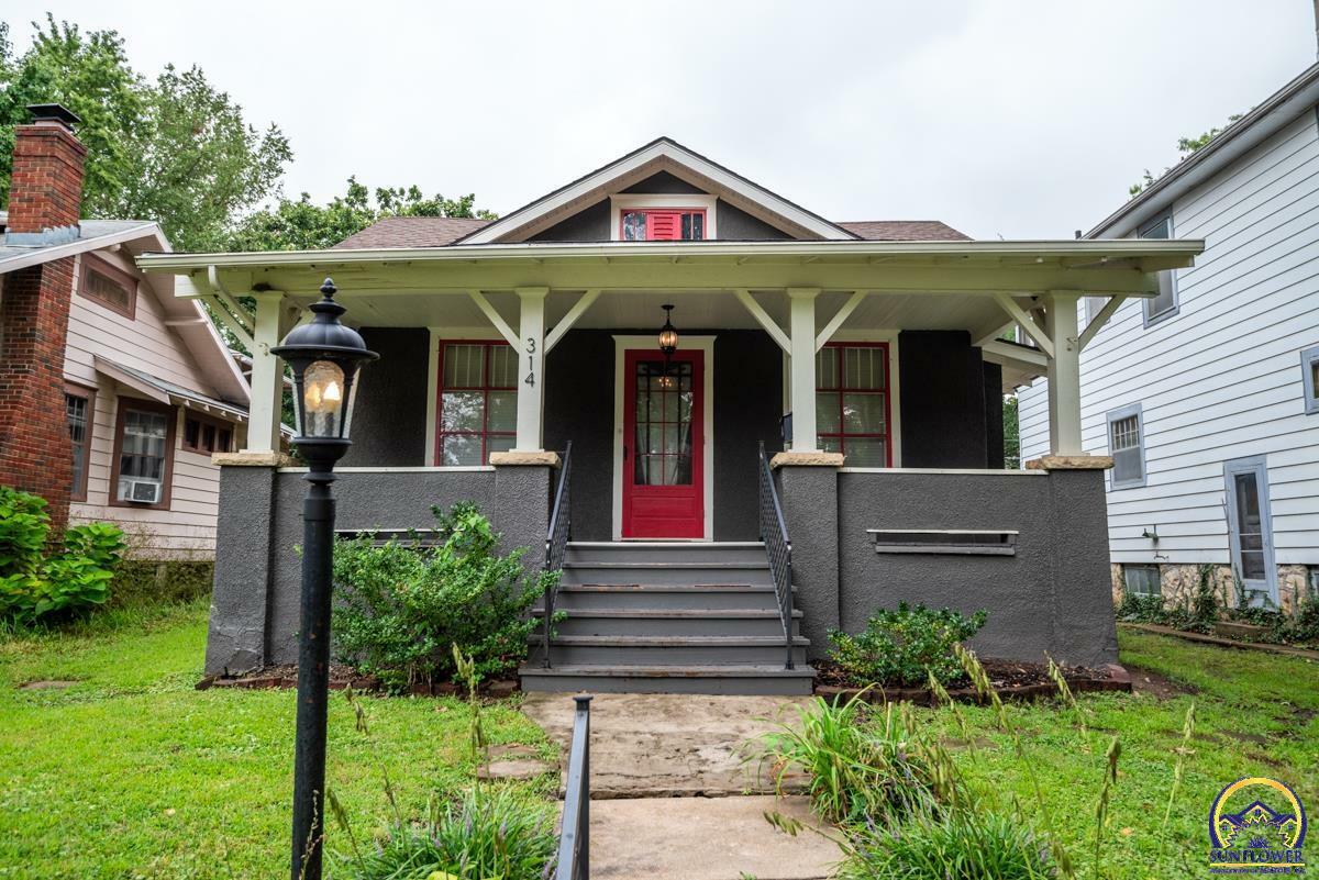 Property Photo:  314 SW Elmwood Ave  KS 66606 