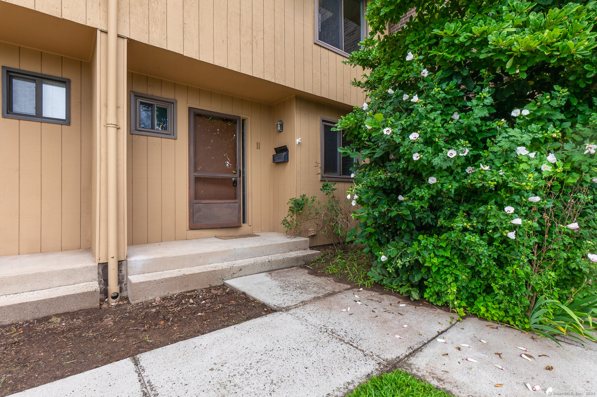 Property Photo: 11 Magnolia Hill Court 11 CT 06416