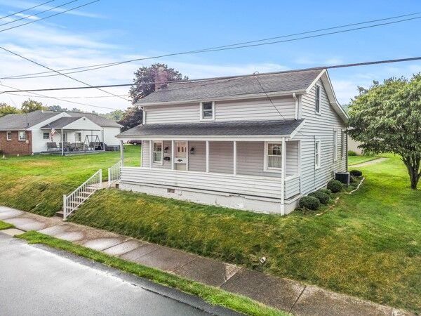 Property Photo: 1108 Dewey Ave PA 16101