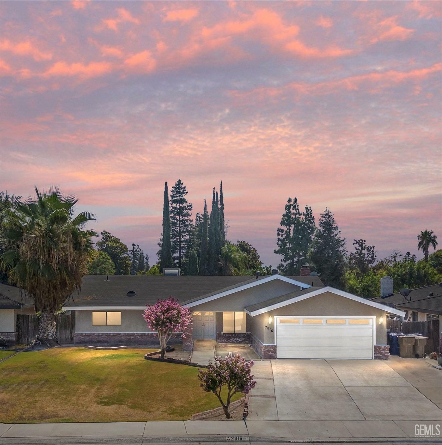 Property Photo:  2816 Bralorne Court  CA 93309 