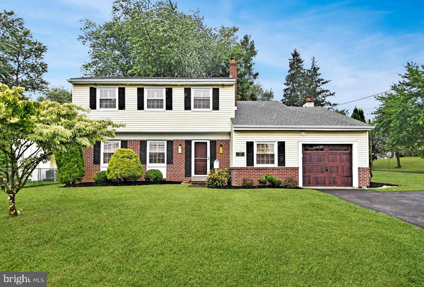 Property Photo: 432 Hogeland Road PA 18966
