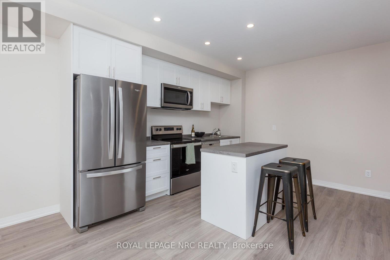 Property Photo:  50 Herrick Avenue 318  ON L2P 2T9 