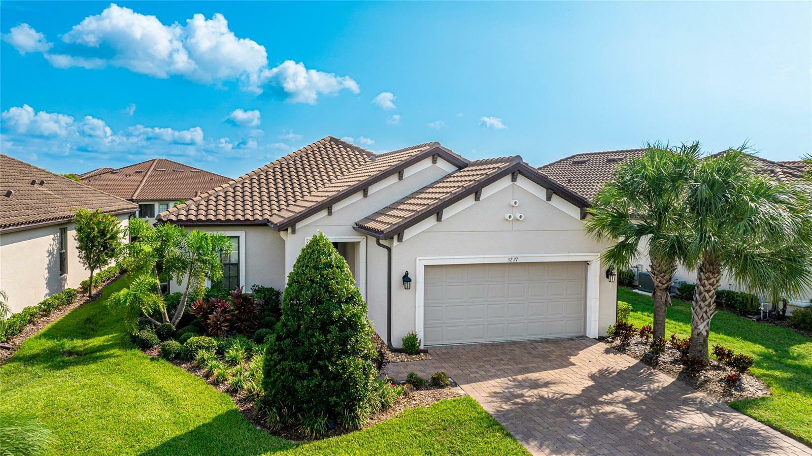 Property Photo: 5227 Morey Farms Loop FL 34221