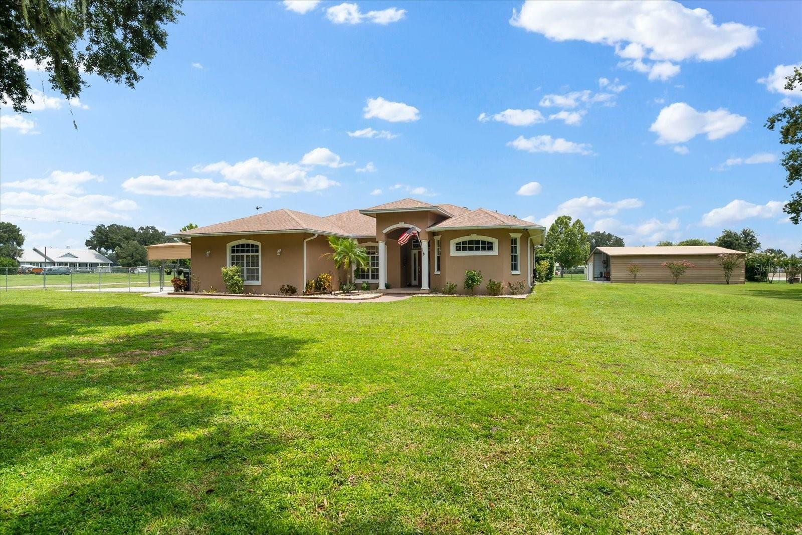 Property Photo:  3403 Aul Country Place  FL 33566 