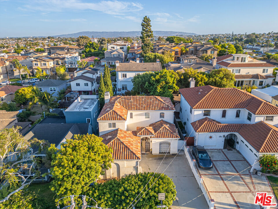 Property Photo: 1916 Robinson Street CA 90278