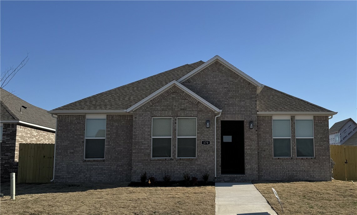 Property Photo: 170 S Harrogate Street AR 72704