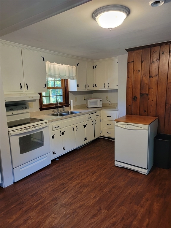 Property Photo:  48 Andover St  MA 01887 