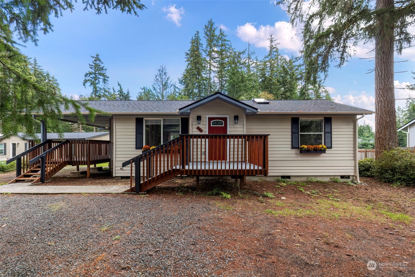 Property Photo:  780 E Lakeshore Drive W  WA 98584 