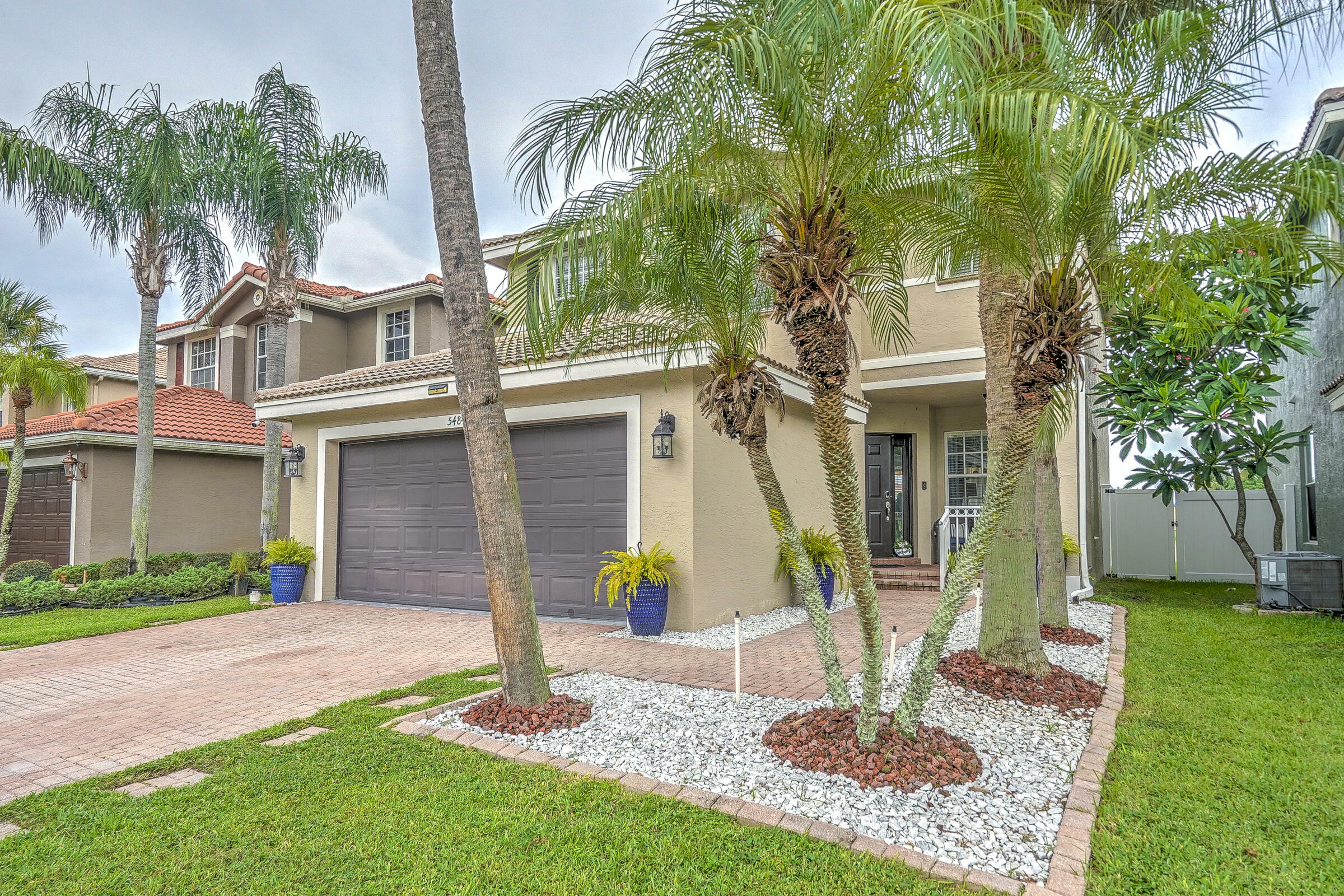 Property Photo:  5484 Queenship Court  FL 33463 