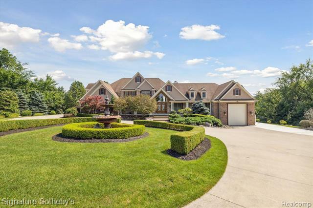 Property Photo:  4143 Longview Drive  MI 48446 