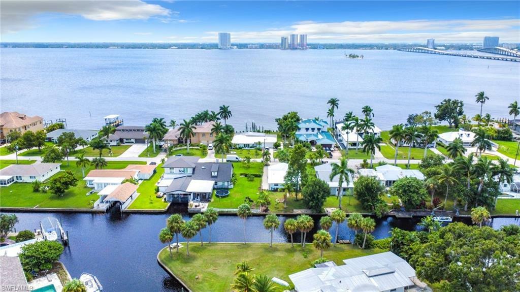 Property Photo: 94 E North Shore Ave FL 33917