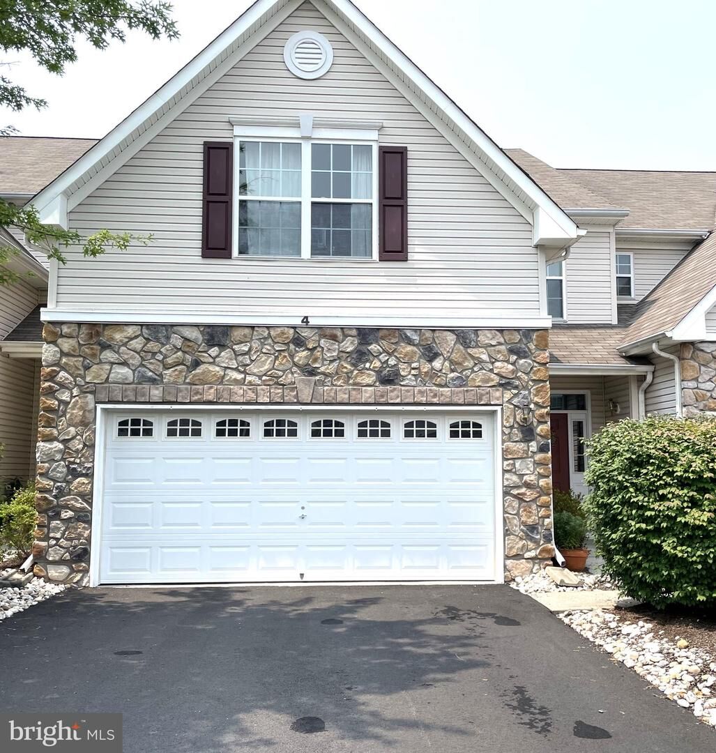 Property Photo:  4 Blake Drive  NJ 08534 