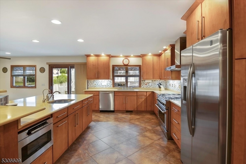 Property Photo:  33 Lockwood Pl  NJ 07012 